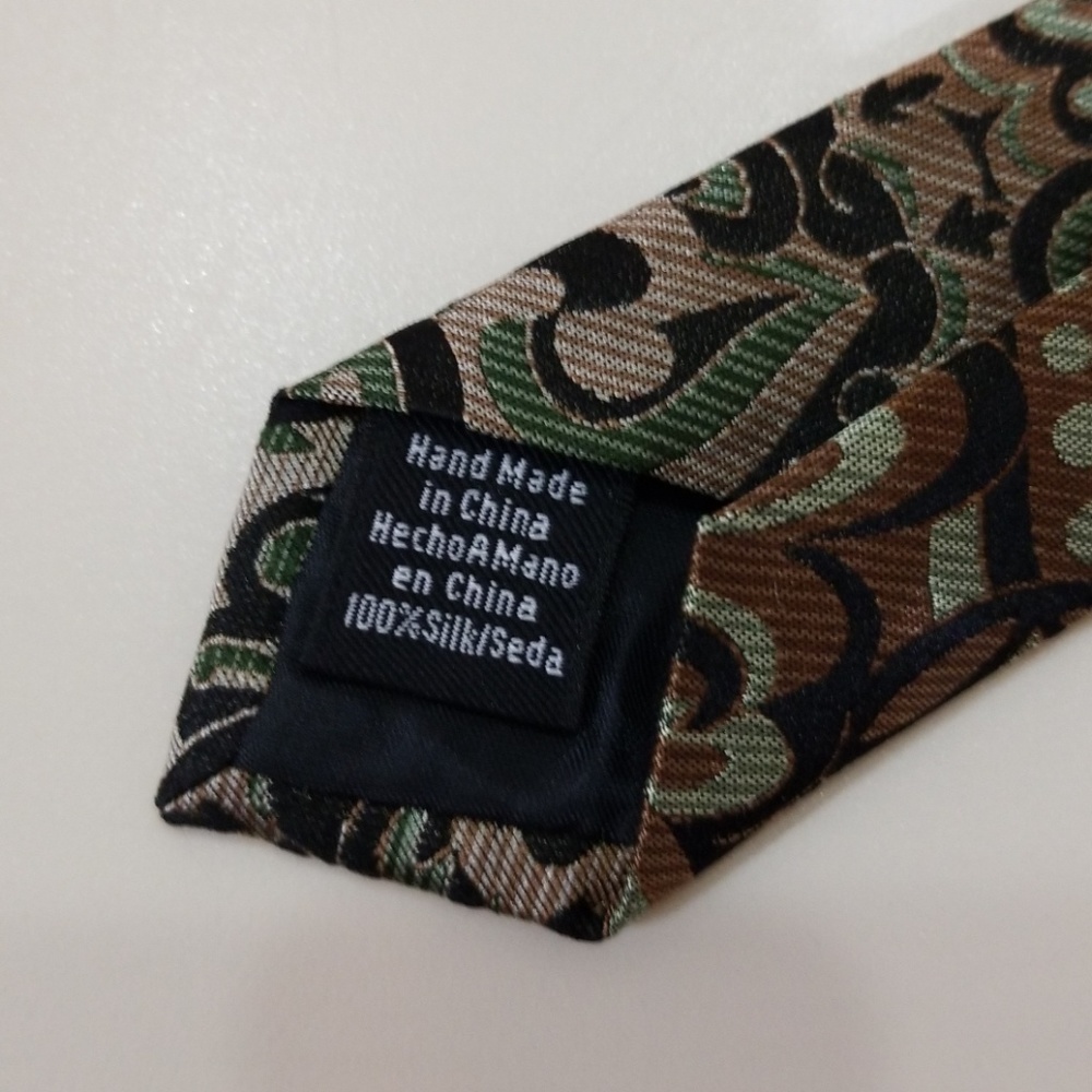 VAN HEUSEN STAIN RESISTANT TIE - Picture 5 of 5